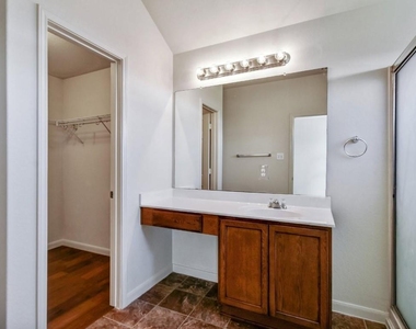 409 Teron Dr - Photo Thumbnail 8