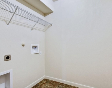 409 Teron Dr - Photo Thumbnail 13