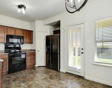 409 Teron Dr - Photo Thumbnail 5