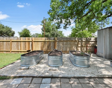 1217 Fairground St - Photo Thumbnail 33