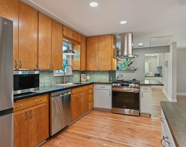 1217 Fairground St - Photo Thumbnail 12