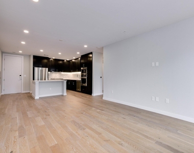 900 S 1st St - Photo Thumbnail 12