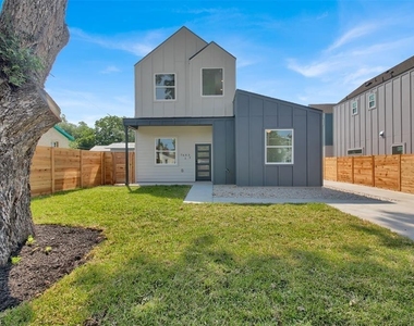 7603 Carver Ave - Photo Thumbnail 6