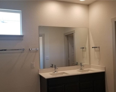 4604 Tully Dr - Photo Thumbnail 7