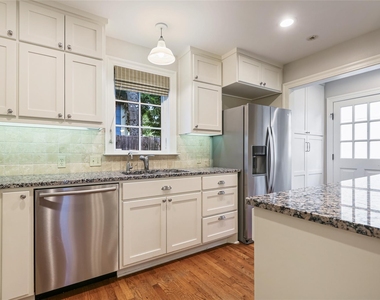3103 Glenview Ave - Photo Thumbnail 3