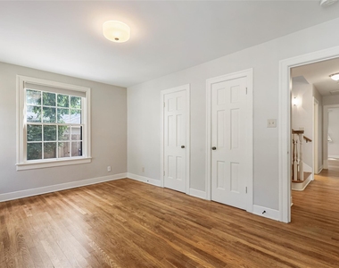 3103 Glenview Ave - Photo Thumbnail 9