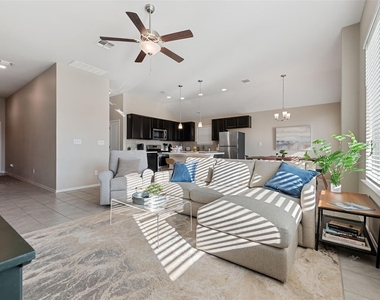 718 Bridgestone Way - Photo Thumbnail 4