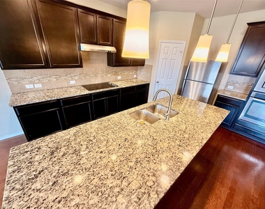 1223 Daffodil Dr - Photo Thumbnail 8