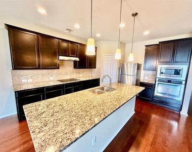 1223 Daffodil Dr - Photo Thumbnail 5