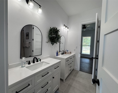 1353 Red Town Rd - Photo Thumbnail 21
