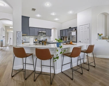 400 Ranier Ln - Photo Thumbnail 15