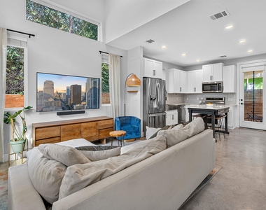 1906 Salina St - Photo Thumbnail 4