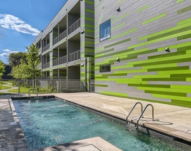 4004 Banister Ln - Photo Thumbnail 3