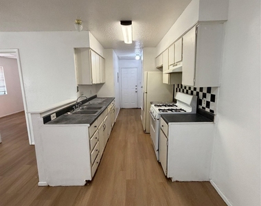704 Osage Dr - Photo Thumbnail 7