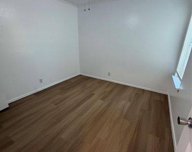 704 Osage Dr - Photo Thumbnail 6