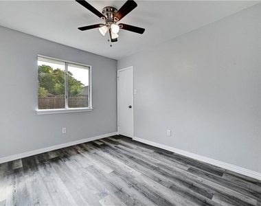 14304 Vandever St - Photo Thumbnail 17