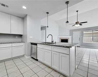 14304 Vandever St - Photo Thumbnail 10