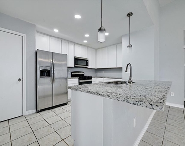 14304 Vandever St - Photo Thumbnail 9