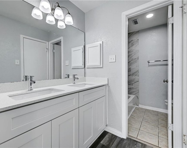 14304 Vandever St - Photo Thumbnail 15
