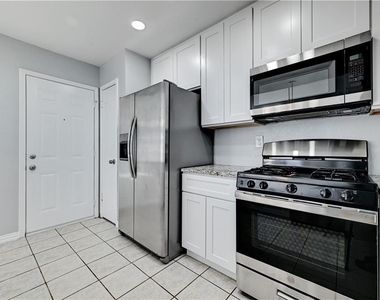 14304 Vandever St - Photo Thumbnail 11