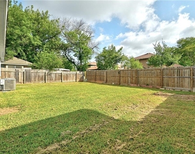 14304 Vandever St - Photo Thumbnail 23