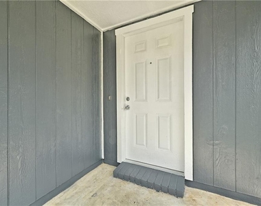14304 Vandever St - Photo Thumbnail 2