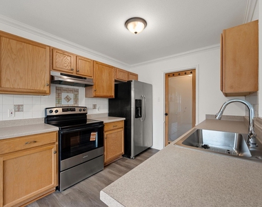 12808 James Madison St - Photo Thumbnail 9