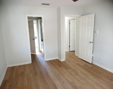 6010 Long Champ Ct - Photo Thumbnail 15
