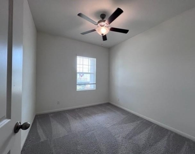 130 Rubrum Rd - Photo Thumbnail 2