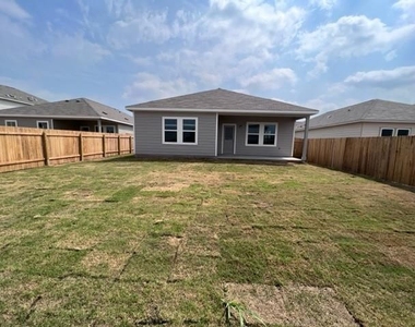 130 Rubrum Rd - Photo Thumbnail 19