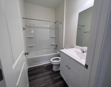 130 Rubrum Rd - Photo Thumbnail 6