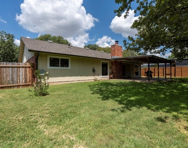 10603 Parkfield Dr - Photo Thumbnail 3