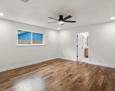 10603 Parkfield Dr - Photo Thumbnail 11