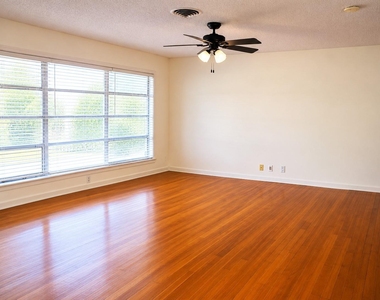 2506 Addison Ave - Photo Thumbnail 3