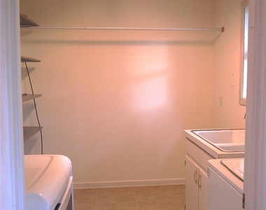 2506 Addison Ave - Photo Thumbnail 5