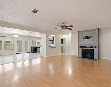 809 Betterman Dr - Photo Thumbnail 6
