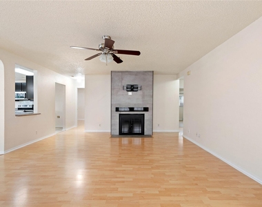 809 Betterman Dr - Photo Thumbnail 10