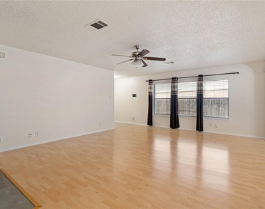 809 Betterman Dr - Photo Thumbnail 8