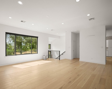 1703 Yaupon Valley Rd - Photo Thumbnail 3