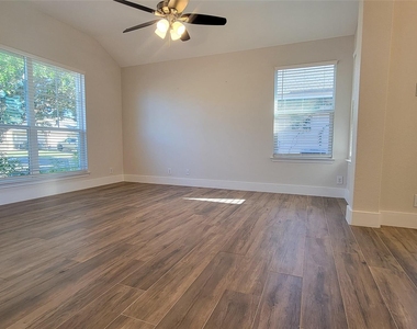 107 Casita Cv - Photo Thumbnail 4