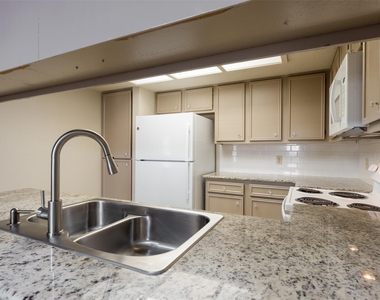 253 Mooring Cir - Photo Thumbnail 13