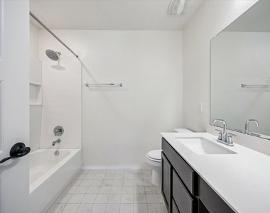 4701 Colmar Dr - Photo Thumbnail 12