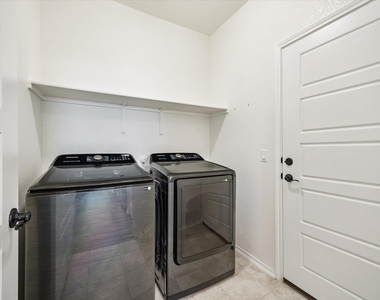 4701 Colmar Dr - Photo Thumbnail 16