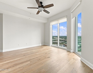 1431 Riverplace Boulevard - Photo Thumbnail 16