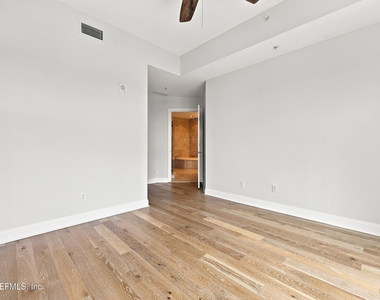 1431 Riverplace Boulevard - Photo Thumbnail 17