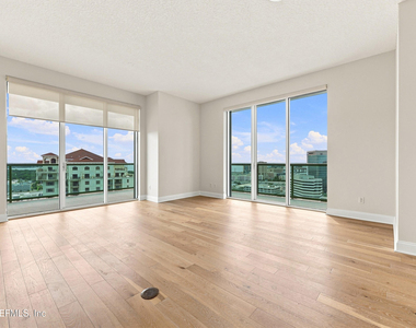 1431 Riverplace Boulevard - Photo Thumbnail 8