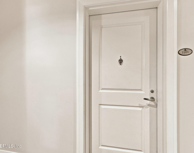1431 Riverplace Boulevard - Photo Thumbnail 24