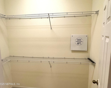 652 Crystal Way - Photo Thumbnail 12