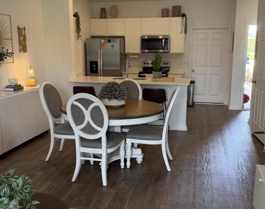947 Rivertree Place - Photo Thumbnail 13