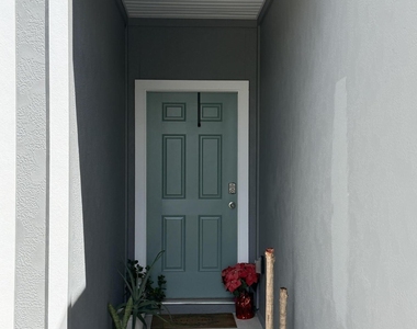 947 Rivertree Place - Photo Thumbnail 3